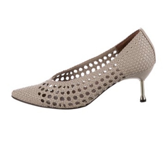 Elegant Beige Women's Heels - Picture 1 of 2